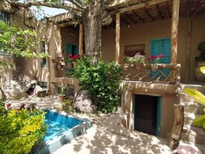 اقامتگاه های بومگردی دهبار